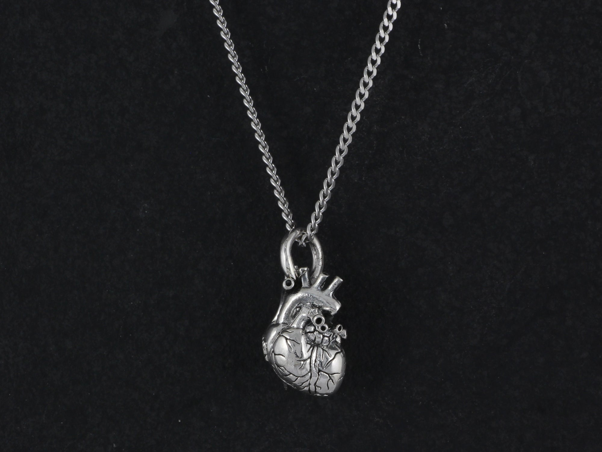 File:Heart Necklace in Chest.jpg - Wikipedia